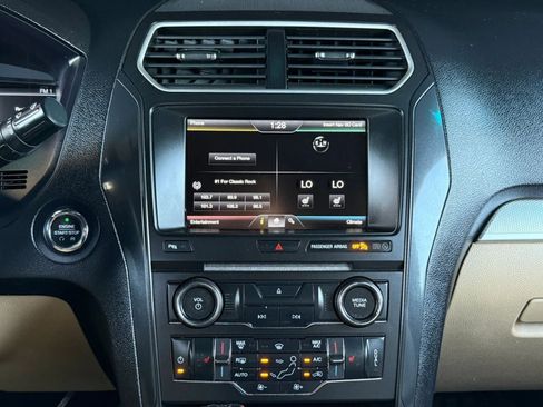 Used 2016 Ford Explorer XLT w/ Equipment Group 202A FWD image 53