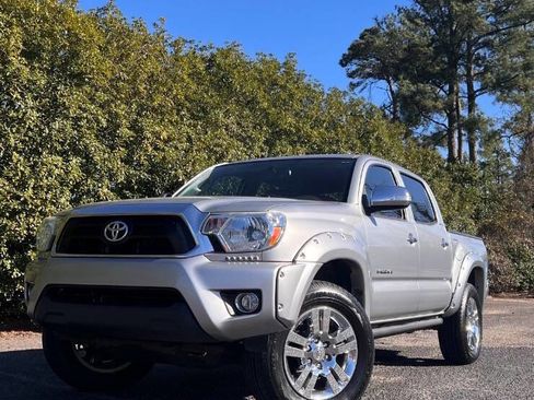 Used 2015 Toyota Tacoma PreRunner w/ Limited Package image 1