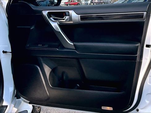 Used 2023 Lexus GX 460 Luxury w/ Sport Design Package image 27