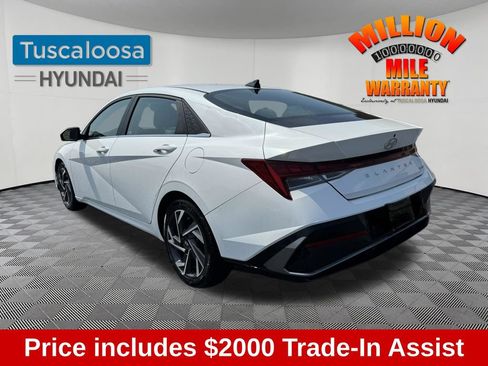 Used 2024 Hyundai Elantra Limited FWD image 5