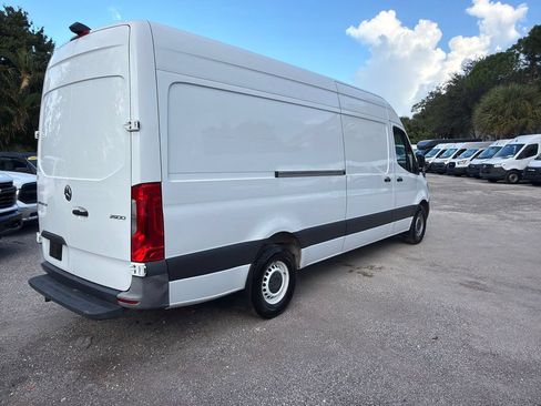 Used 2023 Mercedes-Benz Sprinter 2500 w/ Dashboard Charging Package image 10