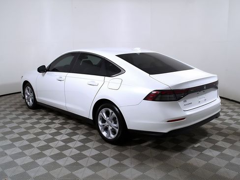 Used 2025 Honda Accord LX image 9