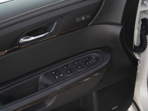 Used 2015 GMC Acadia Denali image 21