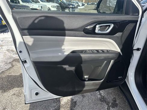 Certified 2022 Jeep Compass Limited w/ Sun and Sound Group image 12