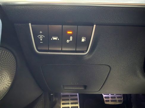 Used 2018 Kia Stinger GT1 RWD image 45