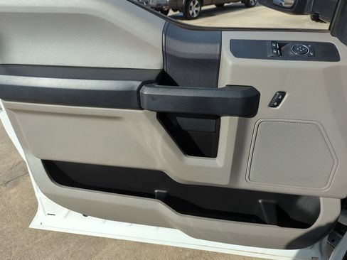Used 2022 Ford F250 XL w/ Power Equipment Group RWD image 19