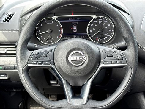 Used 2025 Nissan Sentra SV image 11