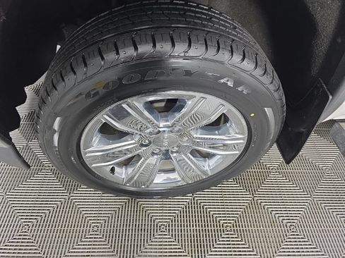 Used 2018 GMC Sierra 1500 SLT AWD/4WD image 12