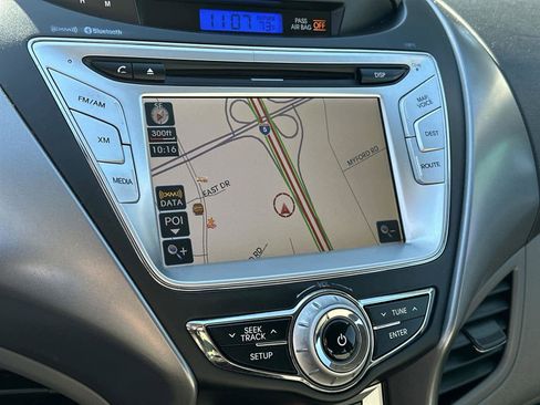 Used 2011 Hyundai Elantra GLS w/ Navigation Pkg 4 image 17