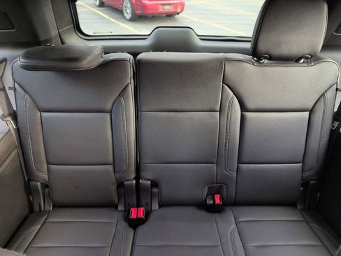 Used 2022 Chevrolet Tahoe Z71 w/ Off-Road Capability Package image 31