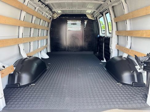 Used 2025 Chevrolet Express 2500 w/ Driver Convenience Package RWD image 5