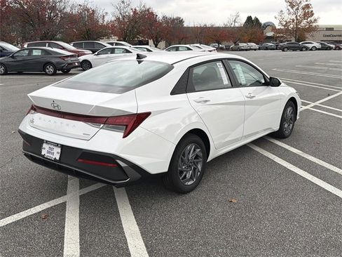 New 2026 Hyundai Elantra Blue image 7