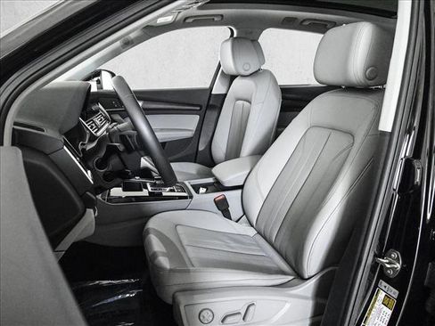 Certified 2024 Audi Q5 Premium AWD/4WD image 17