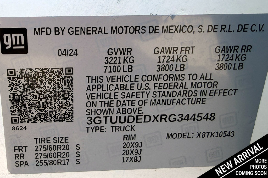 Used 2024 GMC Sierra 1500 SLT w/ SLT Premium Plus Package AWD/4WD image 13