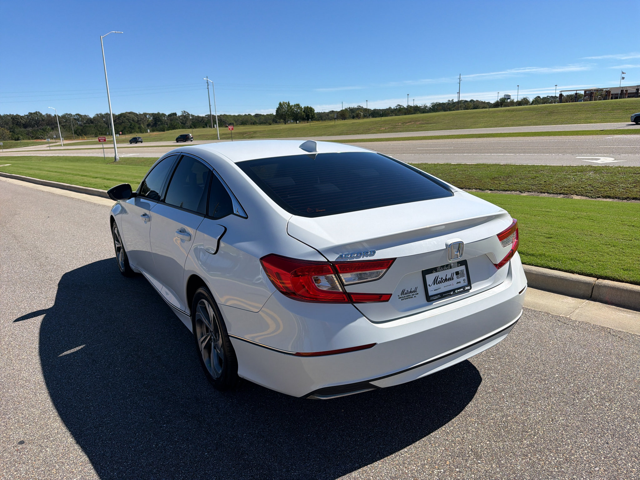 Used 2018 Honda Accord EX-L image 6