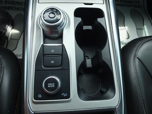Used 2022 Ford Explorer XLT w/ Equipment Group 202A AWD/4WD image 24