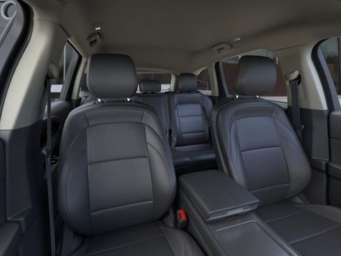 New 2026 Lincoln Nautilus Premier AWD/4WD image 10