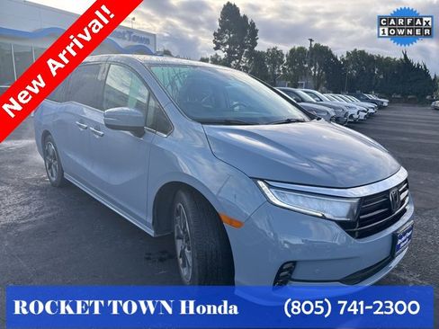 Used 2023 Honda Odyssey Elite image 3