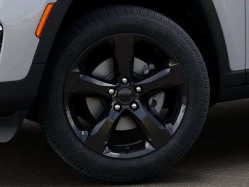 New 2025 Jeep Grand Cherokee Limited w/ Black Appearance Package AWD/4WD image 8