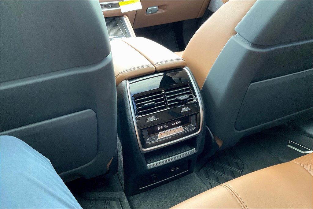 New 2026 BMW X5 M Competition w/ Executive Package AWD/4WD image 10