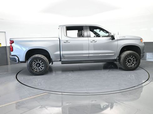 Used 2023 Chevrolet Silverado 1500 High Country w/ Technology Package image 7