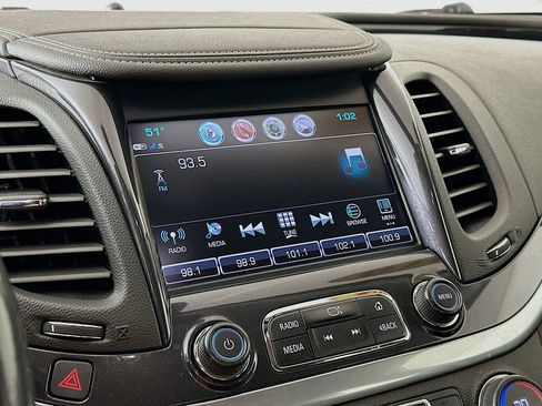 Used 2019 Chevrolet Impala LT FWD image 20