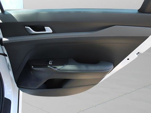 New 2026 Kia K5 LXS image 32