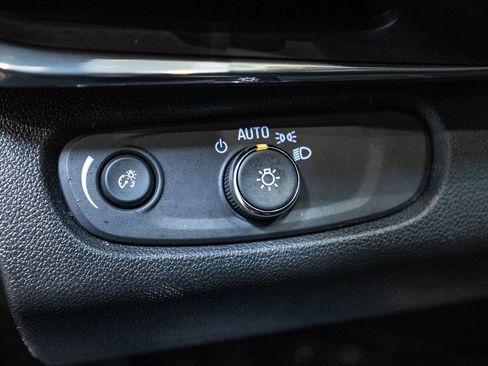 Used 2024 Buick Envista Preferred w/ Convenience II Package image 21