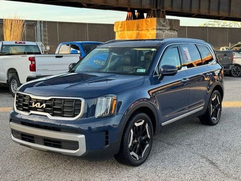 Used 2023 Kia Telluride S w/ S Sunroof Package image 1