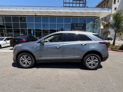 Used 2022 Cadillac XT5 Premium Luxury FWD image 2