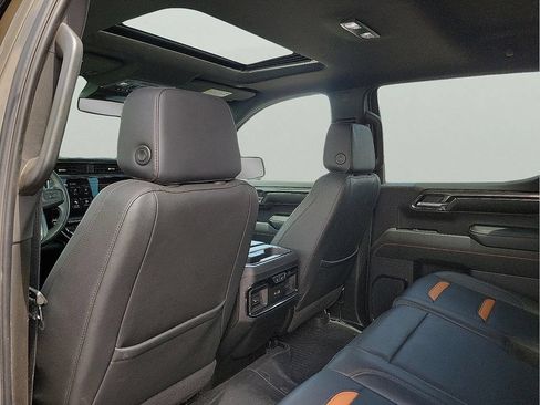 Used 2024 GMC Sierra 1500 AT4 w/ AT4 Premium Package AWD/4WD image 12