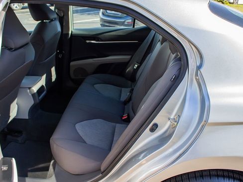 Used 2019 Toyota Camry LE image 14