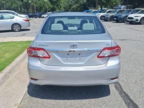 Used 2013 Toyota Corolla LE FWD image 5