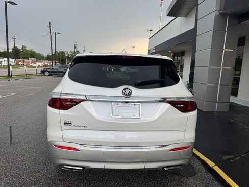 Certified 2023 Buick Enclave Essence FWD image 5