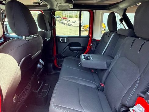Used 2024 Jeep Wrangler Unlimited Rubicon 4xe AWD/4WD image 30