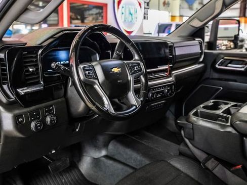 Used 2024 Chevrolet Silverado 2500 LT w/ Convenience Package AWD/4WD image 7