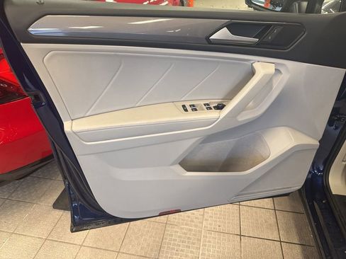 Used 2022 Volkswagen Tiguan SE image 18