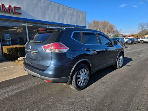 Used 2016 Nissan Rogue S image 3