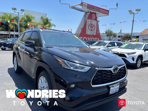 Used 2026 Toyota Highlander Limited AWD/4WD image 1
