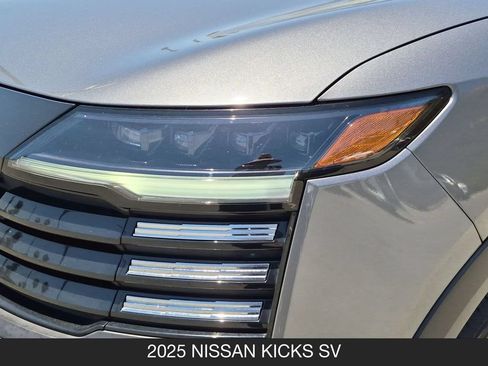 Used 2025 Nissan Kicks SV AWD/4WD image 10