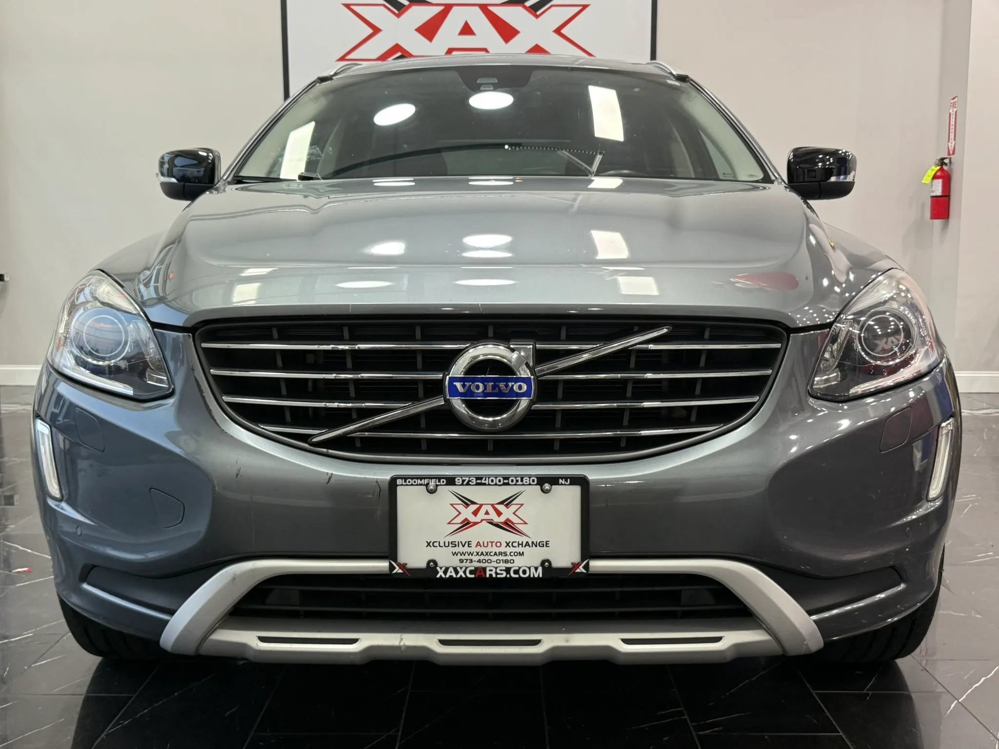 Used 2017 Volvo XC60 T6 Dynamic w/ Preferred Option Package AWD/4WD image 34