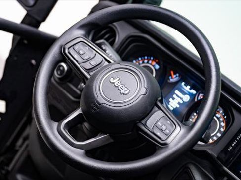 Used 2026 Jeep Gladiator Sport AWD/4WD image 29