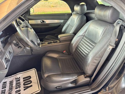 Used 2002 Ford Thunderbird RWD image 11