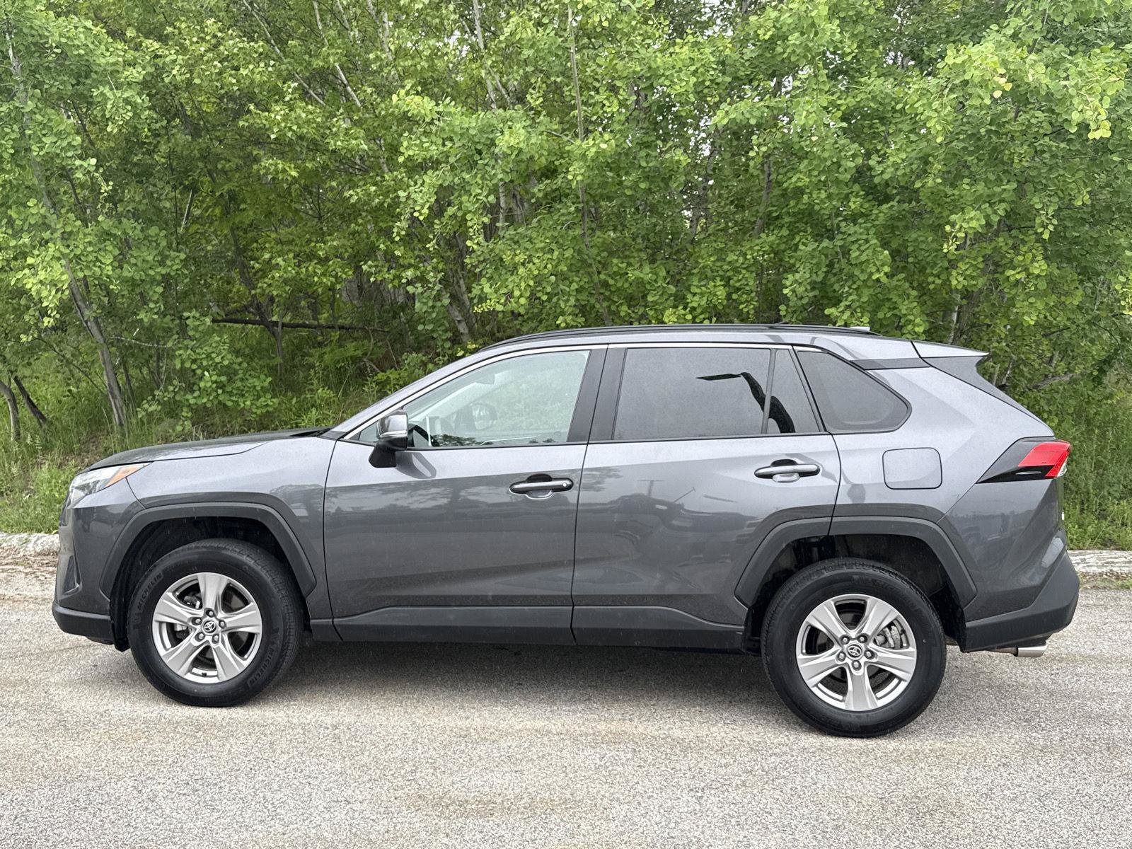 Used 2025 Toyota RAV4 XLE AWD/4WD image 4