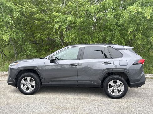 Used 2025 Toyota RAV4 XLE AWD/4WD image 4