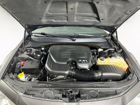 Used 2019 Chrysler 300 Limited w/ Safetytec Plus Group RWD image 35