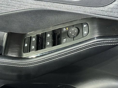 Certified 2023 Nissan Rogue SV image 22