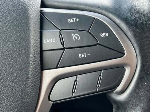 Used 2020 Jeep Grand Cherokee Limited AWD/4WD image 23