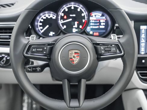 New 2026 Porsche Macan image 17