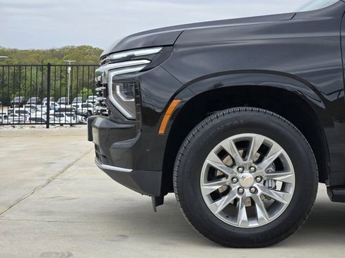 Used 2025 Chevrolet Suburban Premier image 10